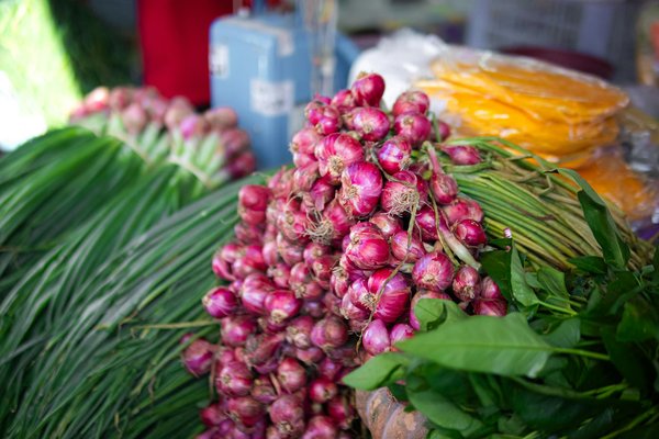 What are the unique features of UK kitchen products for home chefs?